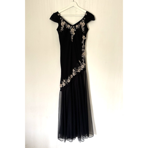 R&M Richards Dresses & Skirts - VTG R&M Richards Dress 8 Beaded Mesh Floral Black Boho Whimsical Goth Fairy Y2K